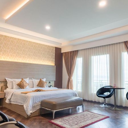 Muara Hotel And Mall Ternate Dış mekan fotoğraf